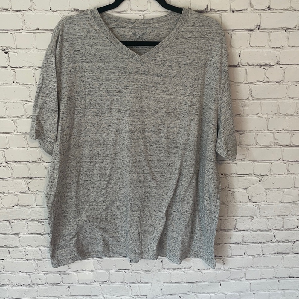 Faded glory men’s V-neck tee